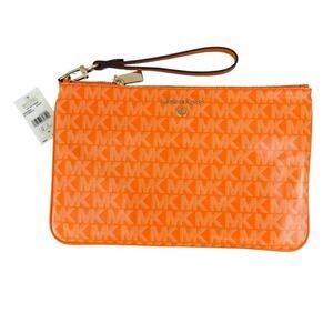 Micheal Kors Jet Set Charm Apricot Large Top Zip Wristlet